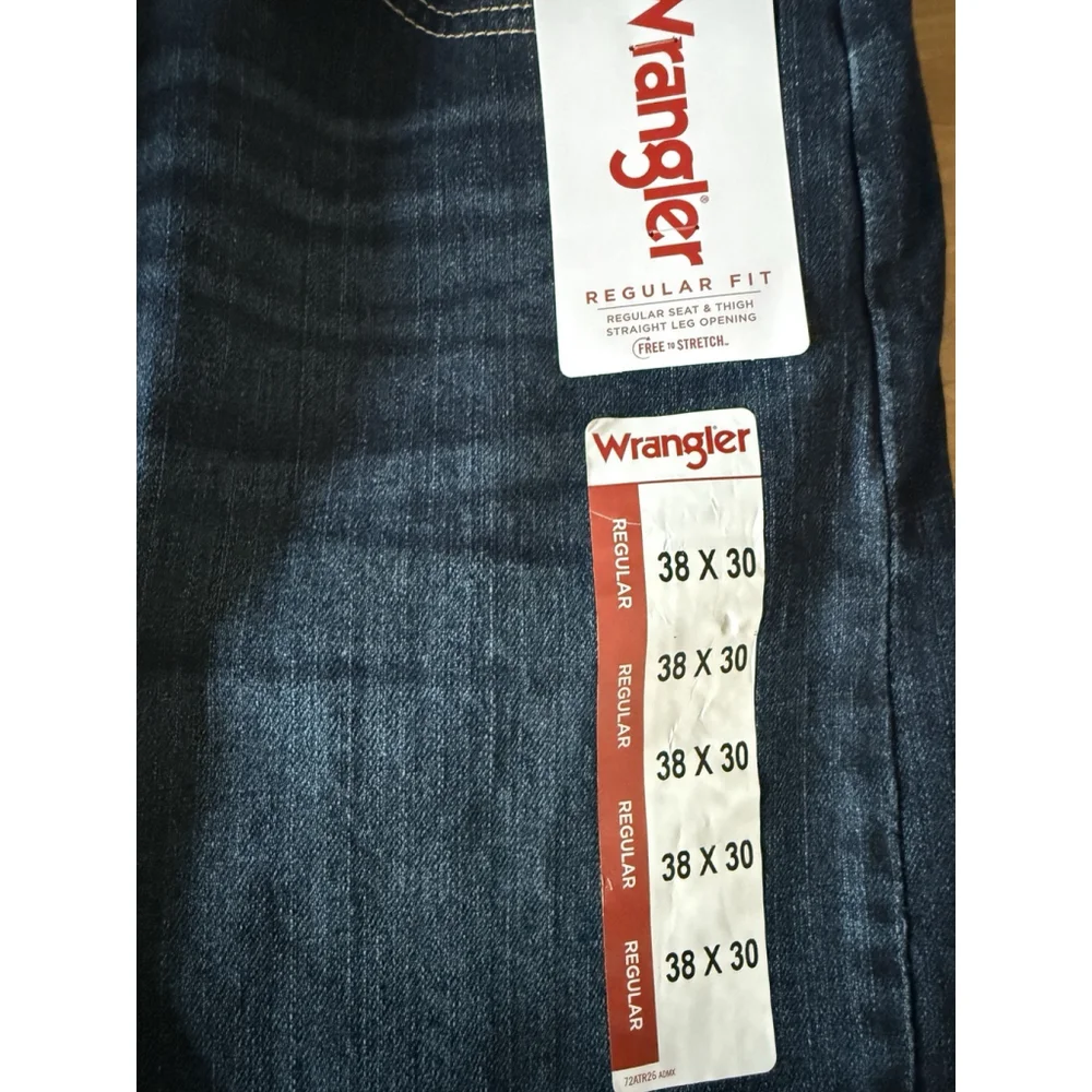 Wrangler Jeans Men's Size 38x30 Regular Fit Denim Straight Leg Stretch‎ NWT